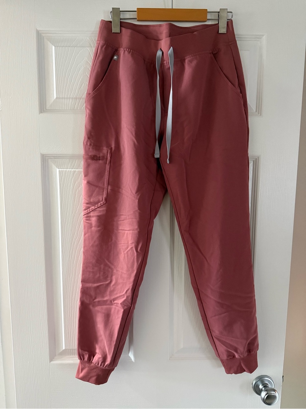 Figs Zamora Women's Mauve Track Joggers Medium